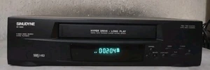 SINUDYNE VIDEOREGISTRATORE VHS 6 TESTINE STEREO CON TELECOMANDO - Picture 1 of 8