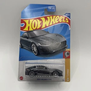 Hot Wheels Super Treasure Hunt 2020 Jaguar F-Type W/Protector - Picture 1 of 12