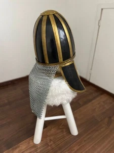 Spangenhelm mit Kettenbrünne - neu und ungetragen aus der Ausstellungsvitrine - Bild 1 von 8