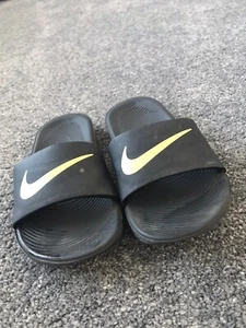 Kids Nike Sliders, Black, Aged 11.5 Kids, Fair Condition - Picture 1 of 4