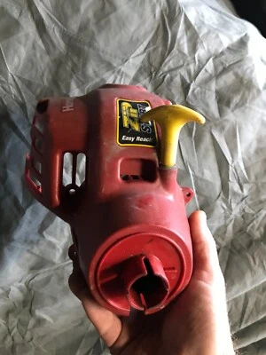 UT-20769 UT20769 Homelite 25CC Easy Reach String Trimmer recoil unit with shroud - Image 1 of 4