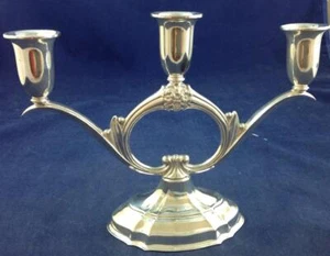 Candelabro pequeño de 3 luces placa de plata International Silver Eternally Yours - Imagen 1 de 4