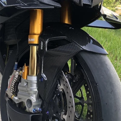 Guardabarros delantero de fibra de carbono para BMW S1000RR - sarga brillante Foto 1 de 4