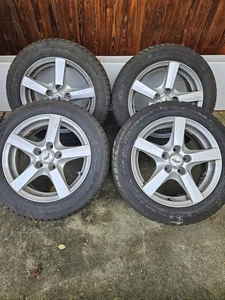 Komplette Winterreifen Auf Alufelgen 205/55/16. Gute 7mm Profile. Gebraucht - Bild 1 von 6