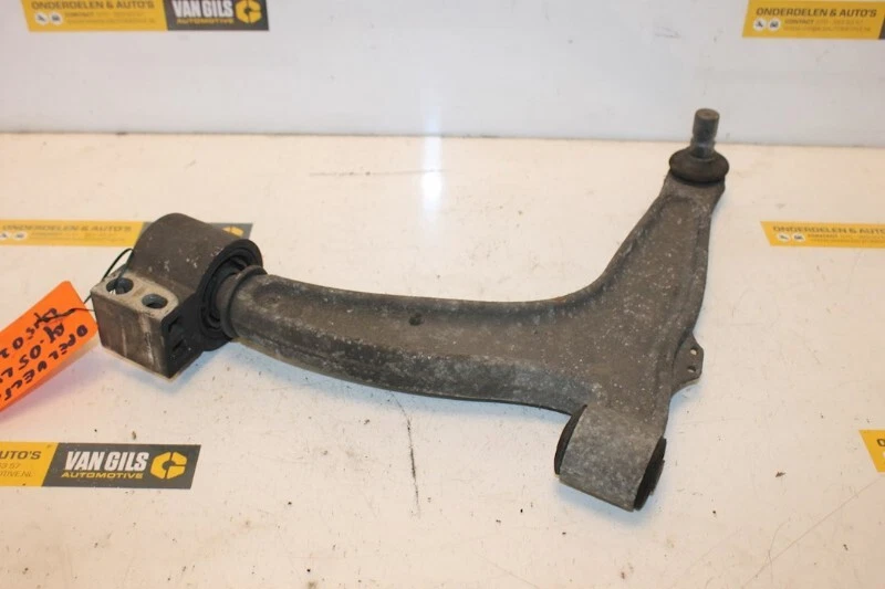 BRAS DE SUSPENSION AVANT GAUCHE (TRIANGLE) Opel Vectra C GTS 2005 - Photo 1/1