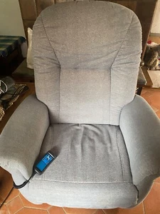 original Cumulus Pflege Sessel mit Aufstehhilfe - Bild 1 von 2