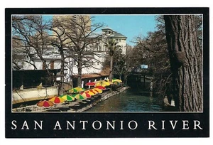 SAN ANTONIO RIVER Thru Downtown Shops Restaurants Umbrellas Texas Postcard TX - Picture 1 of 2