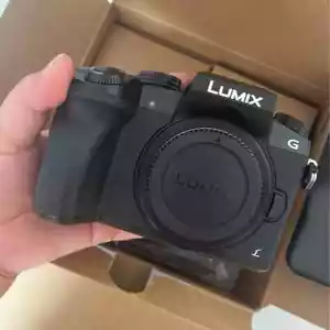 Panasonic DMC-G7 Mirrorless SLR Camera Lumix G7 Body 16-megapixel Black English - Picture 1 of 8