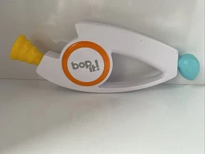 Bop It Classic White Twist It Pull It Hasbro 2018 juego portátil probado funcionando - Imagen 1 de 14