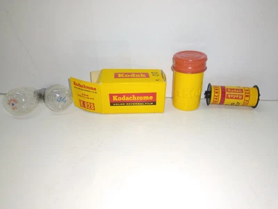 Película de reversión de color Kodachrome Kodak de colección para luz diurna K 828, 2 bombillas de tubo de flash Foto 1 de 4