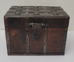 Caja de madera estilo brutalista - Imagen 1 de 10