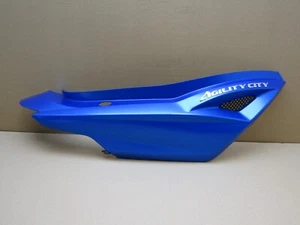 Panel lateral derecho Kymco Agility City 125 E5 2023 2.196 millas (12653) - Imagen 1 de 9