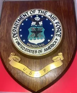 Old USAF United States Air Force Station Squadron Crest Shield Plaque vz - Picture 1 of 2
