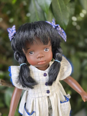 Götz Puppe Sylvia Natterer Deborah dunkel 38 cm 1998 Künstlerpuppe Sammler Doll - Bild 1 von 4