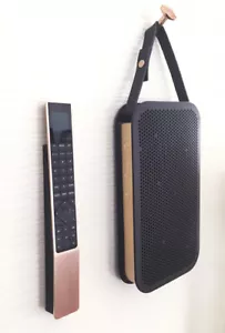 Soporte de pared Beoremote One - NEGRO - Bang & Olufsen control remoto BeoVision - Imagen 1 de 3