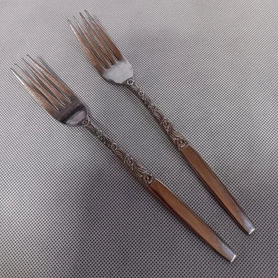 National NST36 Dinner Forks 2 Stainless Steel 7 5/8" Floral Leaves - Image 1 of 4