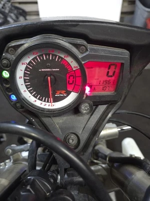 2008-2009 SUZUKI GSXR 600 750 SPEEDO TACH GAUGES DISPLAY CLUSTER 11k MILHAS - Imagem 1 de 4