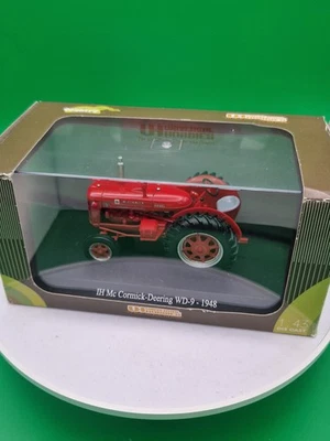 Tractor Universal Hobbies IH Mc Cormick-Deering WD-9-1948 en caja. Foto 1 de 4