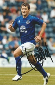 EVERTON & RUSSIA: DINIYAR BILYALETDINOV SIGNED 6x4 ACTION PHOTO+COA - Picture 1 of 1