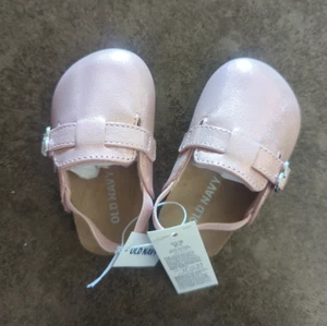 Infant Girl Metallic Pink Clogs ~ Old Navy ~ Size 6-12 Months ~ NWT - Picture 1 of 5
