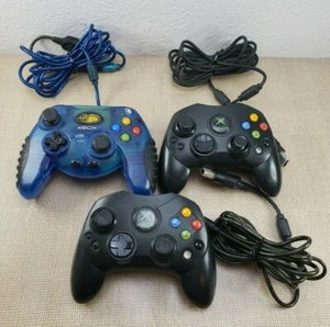 (Lot of 3) Original Microsoft Xbox Controllers Only FOR PARTS, 2 Black, 1 Blue - Picture 1 of 2