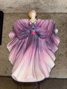 ROYAL DOULTON FIGURINE ISADORA HN2938 - Picture 1 of 6
