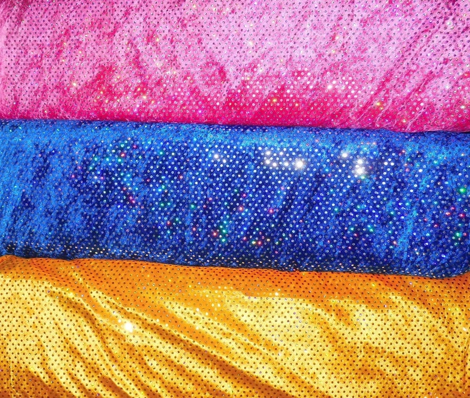 Samt (10€/m²) 30 cm mit Spiegelglanz Pailletten dicht besetzt 1,5 m breit - Bild 1 von 2