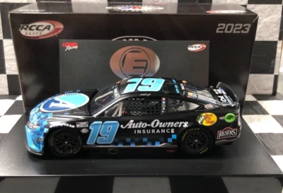 Martin Truex Jr #19 Auto-Owners Ins Ritorno Al Passato 2023 Elite Camry 1:24 - Immagine 1 di 4