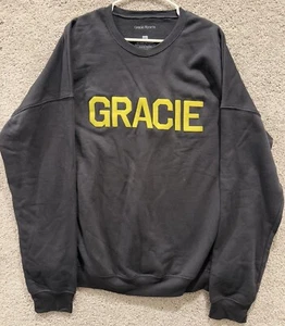 Sudadera Gracie Abrams Negra Amarilla Mercancía Oficial Talla 2XL Hecha en EE. UU. - Imagen 1 de 6