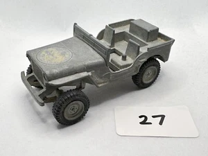 DINKY TOYS # 615 US ARMY JEEP BATTLE LINES MILITARY DIECAST MODEL 1970S PLAYWORN - Picture 1 of 5