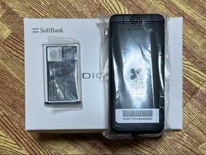 KYOCERA A202KC DIGNO Keitai 4 Black Android Flip Phone Unlocked ROM 8GB RAM 1GB - Picture 1 of 3