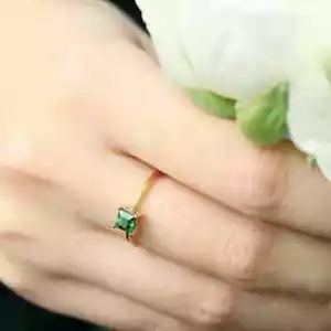 2 Ct Princess Cut Simulated Emerald Women's Wedding Ring 14K Yellow Gold Plated - Picture 1 of 5