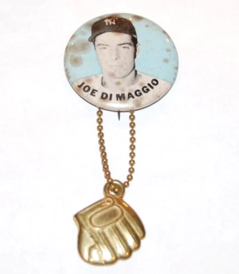 1950 JOE DIMAGGIO PM10 New York Yankees NY Charm Pinback Pin botón béisbol Foto 1 de 4
