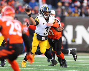 8x10 Photo RUSSELL WILSON Pittsburgh Steelers NFL Pro Super Bowl MVP - Picture 1 of 1