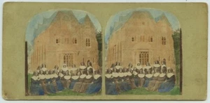 Stéréo colorisée 1860-70. Religieuses devant un couvent. Religion. - Picture 1 of 2