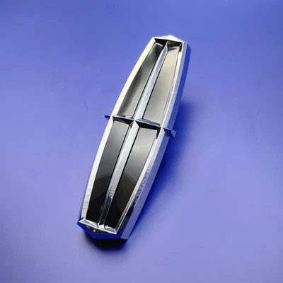 Lincoln Continental 1993-1996 parrilla delantera insignia emblema F40B-88369-AA Foto 1 de 4