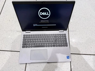 Dell Latitude 5520 15" i5-1135G7 32GB RAM 256GB SSD - Image 1 of 4