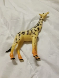 Schleich plastic Giraffe Figure Toy animal. - Picture 1 of 6