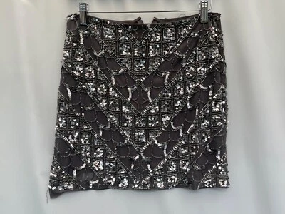 Falda Corta Embellecida Miss Selfridge Talla 10 Gris W30" L15" Poliéster Mujer Foto 1 de 4