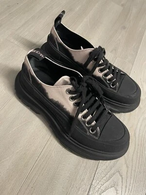 Zapatillas Alexander McQueen negras y rosas lisas con banda de rodadura talla 37 Foto 1 de 4