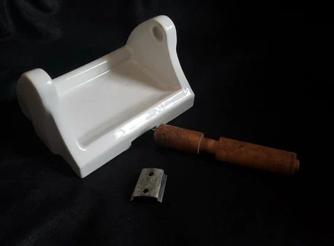 Antique Toilet Paper Holder Wilmette Company Vitreous China STAE FAST Brand Cover