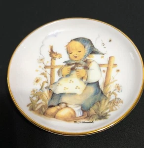 MJ Hummel Mini Plate Saucer He Loves Me - Picture 1 of 2