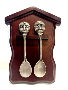 The Yangju Byoulsandae Mask The Lucky Tea Spoon Set of 2 Pewter Wood Wall Plaque - Picture 1 of 5