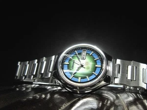 Seiko 7019-7220 Hombre Doble Tono Verde-Azul Día-Fecha 38mm Automático De Colección 1972 - Imagen 1 de 10