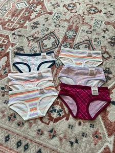 BNWT Juniors' Saint Eve Super Soft Hipster, 6pk, Size S, stain on one in set 1 - Picture 1 of 12
