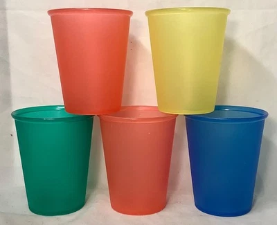 Lot of 5 Vintage 1991 The First Years Toddler Drinking Cups No Lids - Image 1 of 2