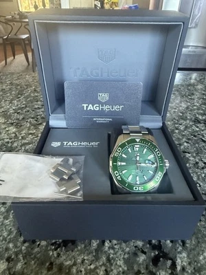 Reloj para hombre Tag Heuer Aquaracer automático 43 mm esfera verde WAY201S Foto 1 de 4