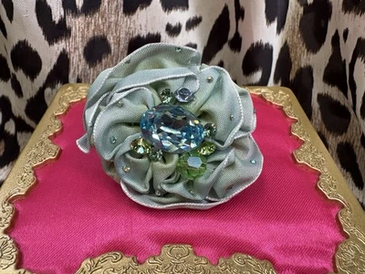 ENORME Anillo Tarina Tarantino Vintage Azul Verde Tela Ombre Flor Swarovski RARO Foto 1 de 4