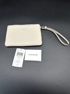 NEW Coach Small Corner Zip Wristlet  (4 x 6) - Chalk (White) - Picture 1 of 5