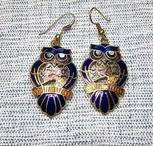Cloisonne Enamel Owl Earrings Multicolor Gold Tone Unsigned Dangle French Hook - Picture 1 of 4